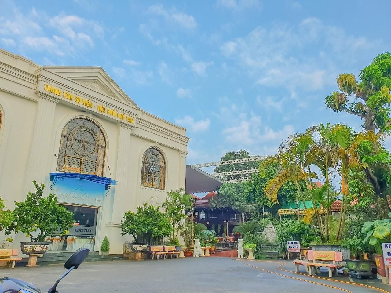 Mặt tiền Hải Sản Phú Tâm – Tinh Hoa Biển Cả Giữa Lòng Thành Phố