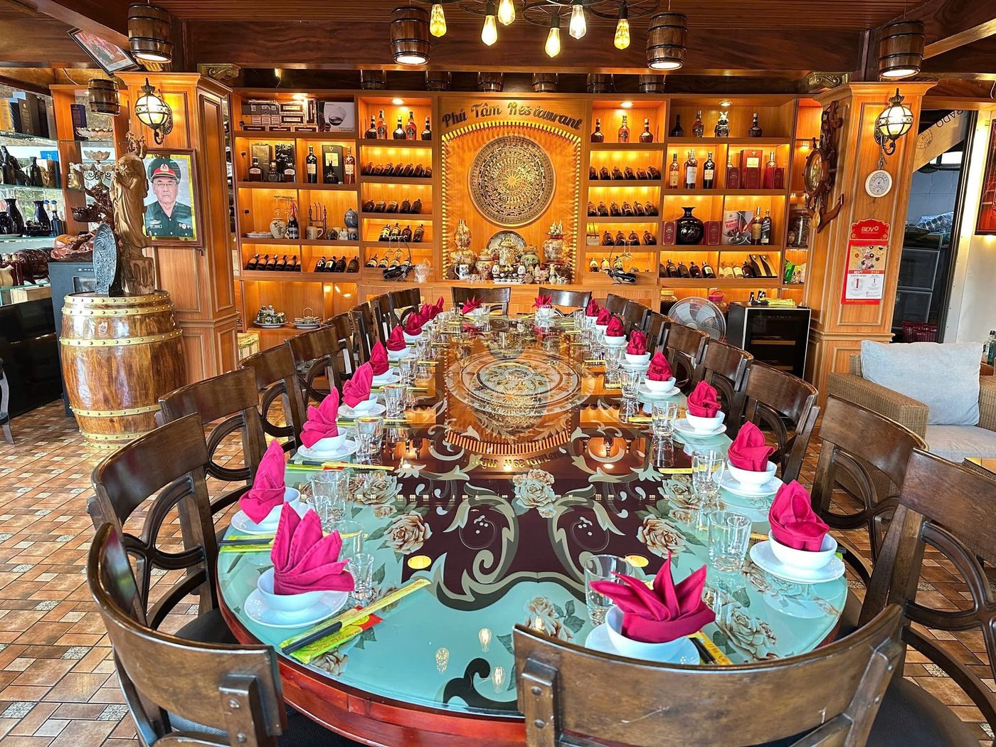 Phòng VIP Phú Tâm Restaurant – không gian luxury phục vụ thực khách thượng lưu